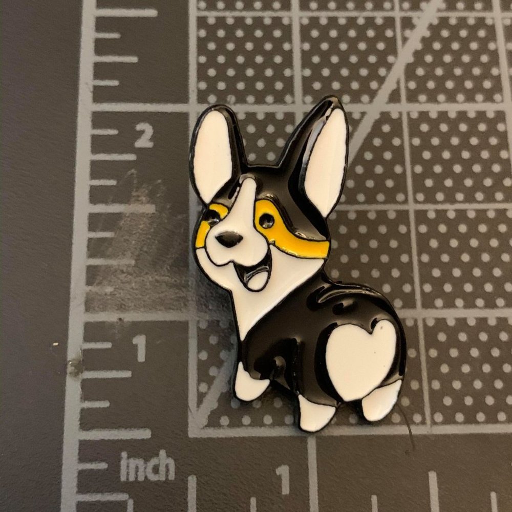Corgi with Cute Butt Pin